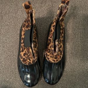 Aren’t they lovely … rain boots !!!